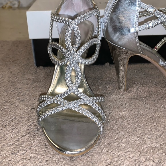 Alfani Womens 6.5 M Adenna Dress Sandals Silver Heels Shoes - Picture 3 of 7